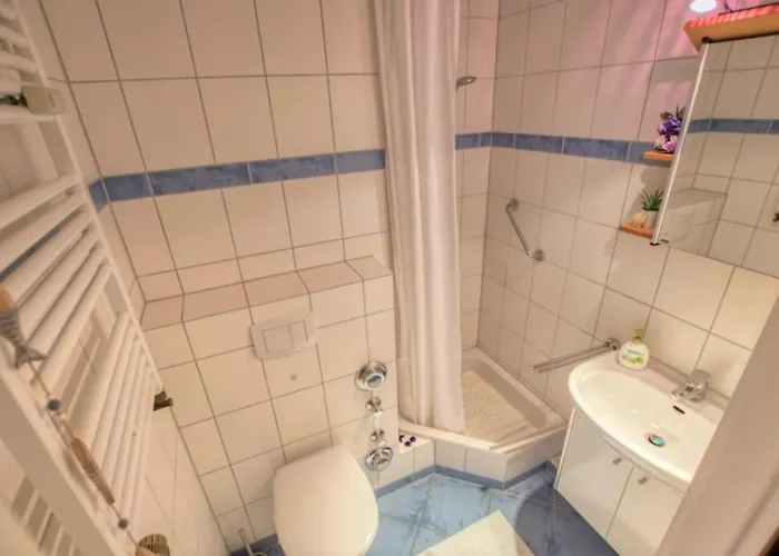 - Haus O, App 0o0104 *